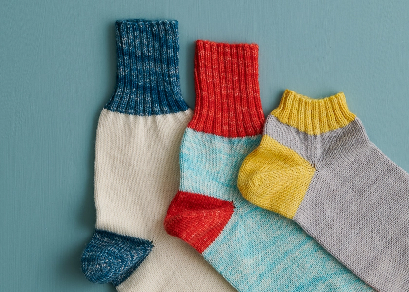 Easy Heel Colorblock Socks in Fine Print | Purl Soho