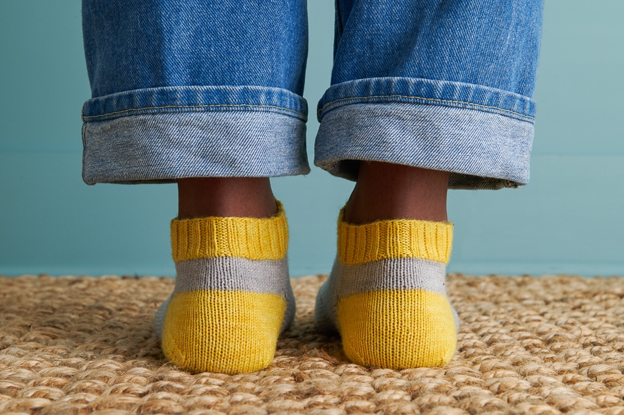 Easy Heel Colorblock Socks in Fine Print | Purl Soho