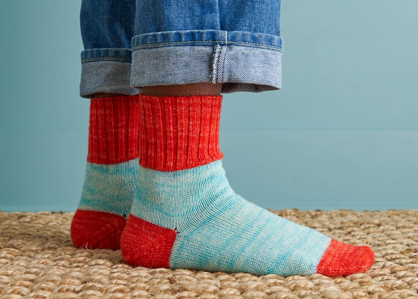 Easy Heel Colorblock Socks in Fine Print | Purl Soho