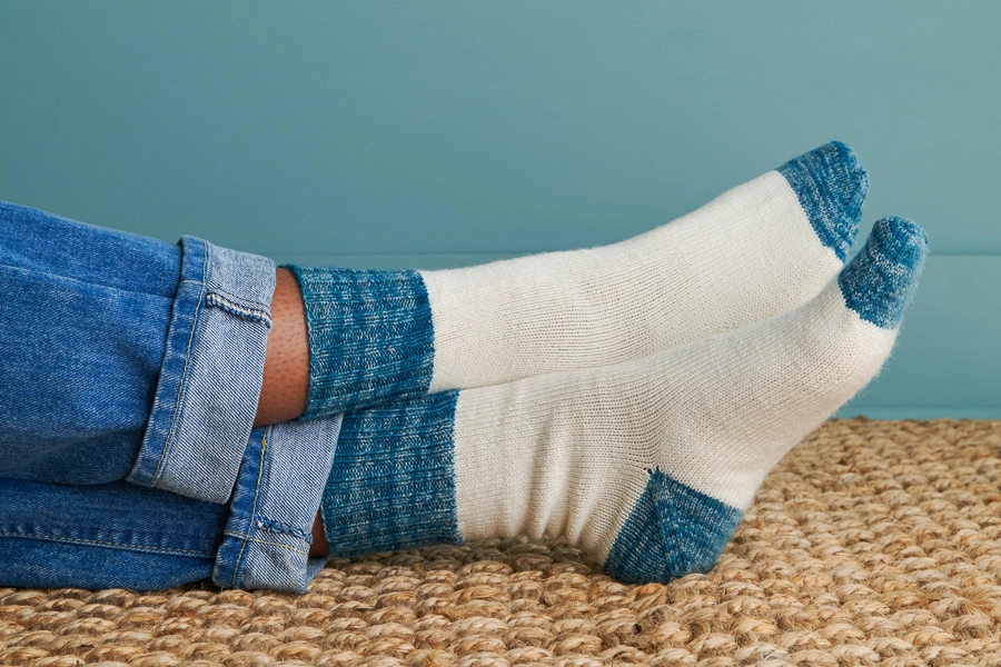 Easy Heel Colorblock Socks in Fine Print | Purl Soho
