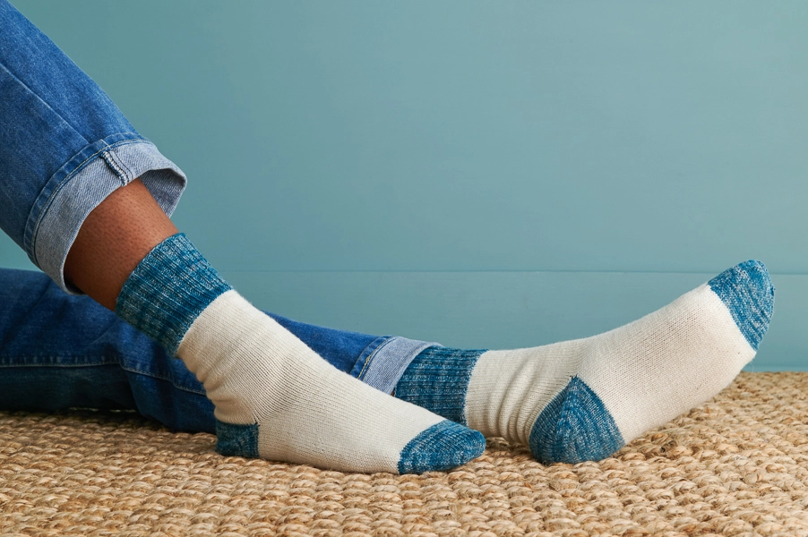 Easy Heel Colorblock Socks in Fine Print | Purl Soho