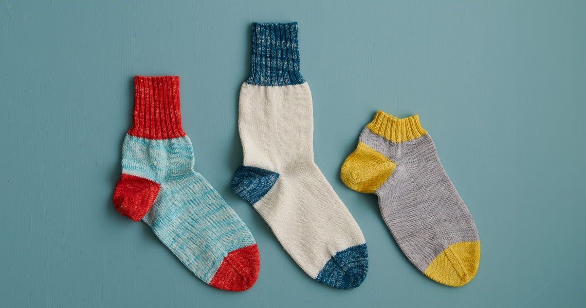Easy Heel Colorblock Socks in Fine Print: Sock Knitting Pattern
