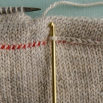 knit-hem-with-crochet-bind-off-1-Featured