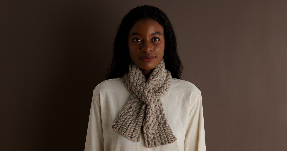 SOLsoonerorlaterHAND-KNITTEDFLIGHTCAP最安値 Close Cable Scarf: Free Scarf Knitting Pattern