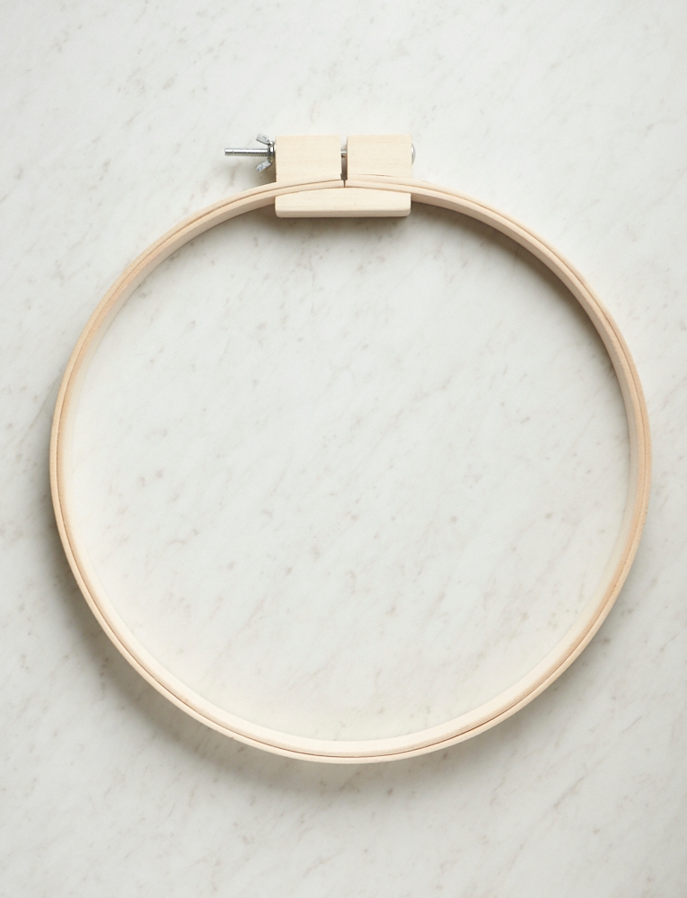 homestead-22-quilting-hoop-with-stand-and-booklet-hinterberg